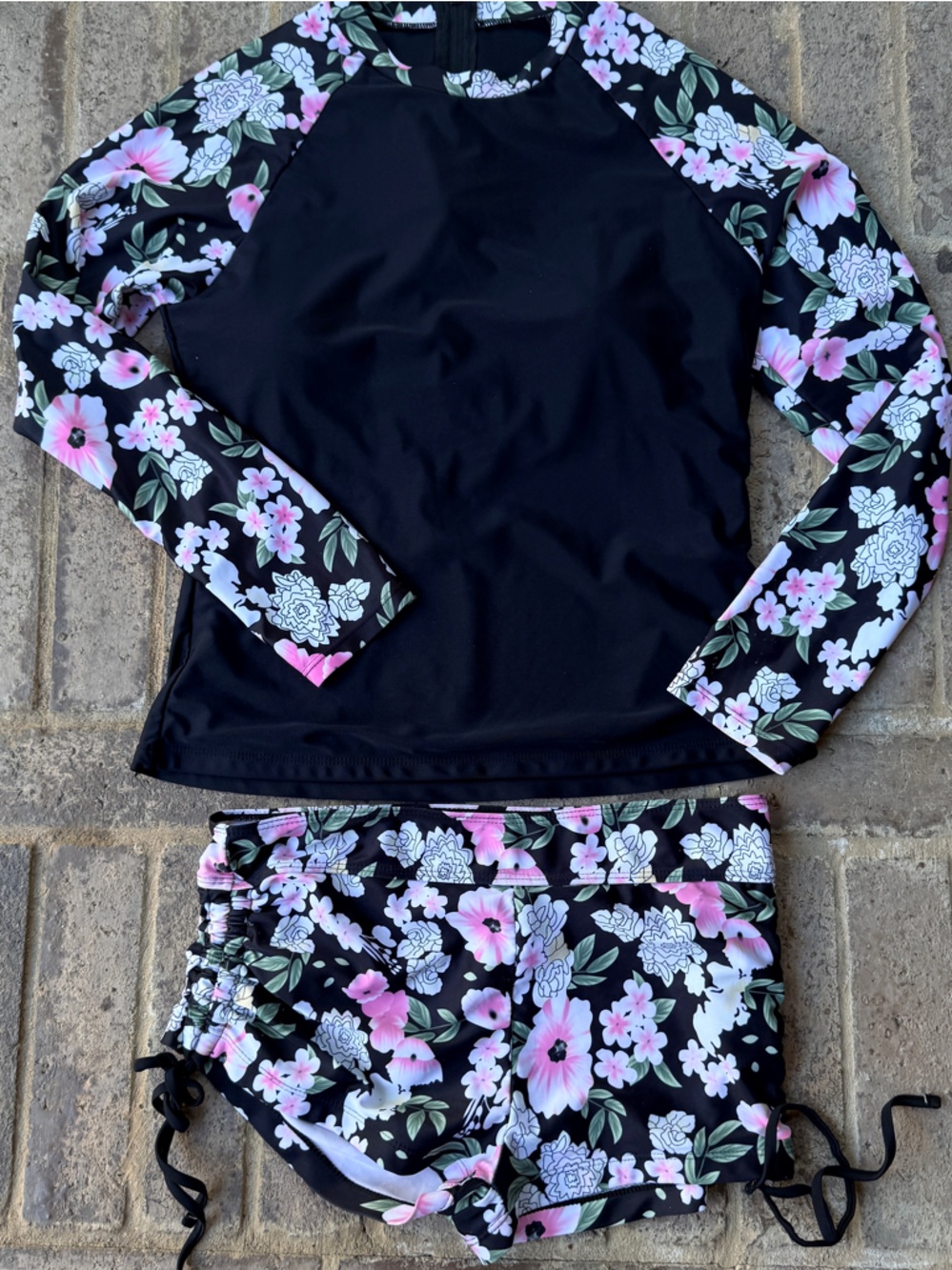 Black Floral Long-Sleeve Rash Guard Bikini Set - Pink & White Floral